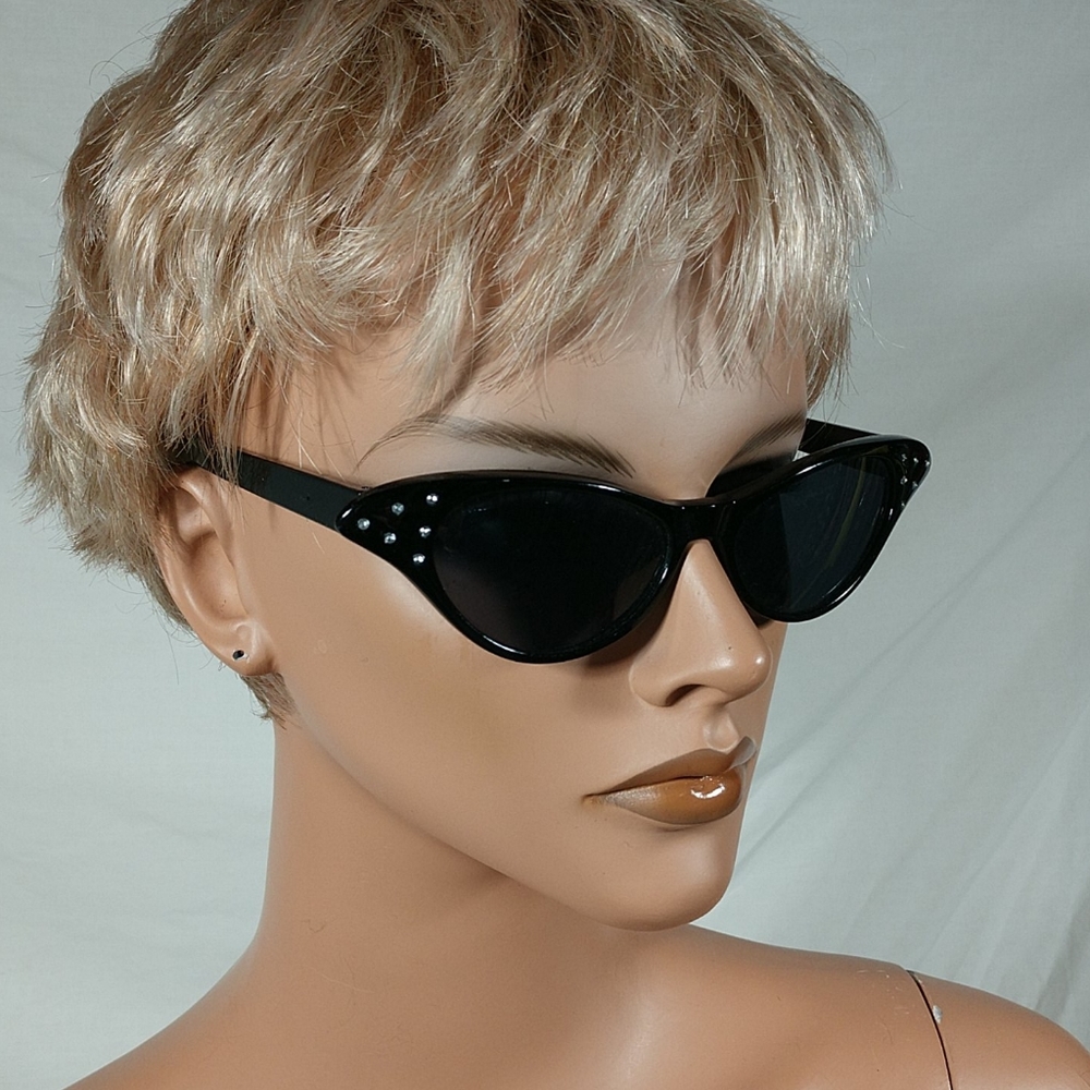 Black cateye sunglasses